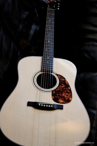 Boucher Genuine Wild Dreadnaught 6 String Natural