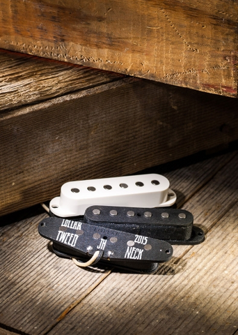 LOLLAR S-STYLE 10-204-111-PARCHMENT STRAT TWEED NECK PICKUP/FLAT/PARCHMENT COVER ($100 USD)